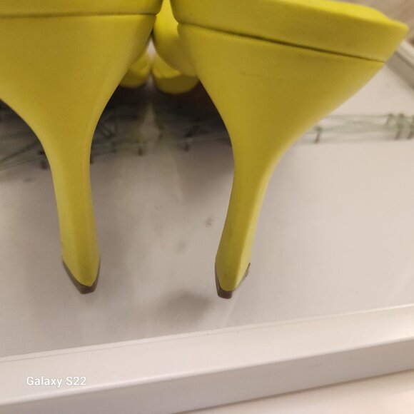 INC International Concepts Yellow Sandals - Picture 9 of 13